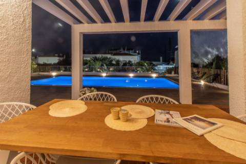 Moradia de Luxo T5+3 com Piscina e Garagem- Excelente Oportunidade de Investimento em Vila Nova de Cacela