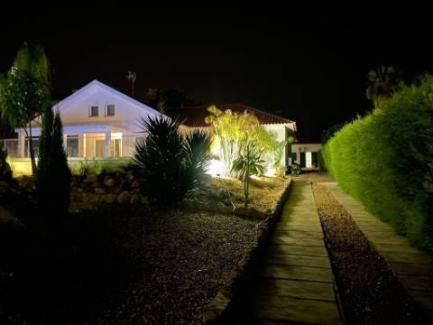 Moradia de Luxo T5+3 com Piscina e Garagem- Excelente Oportunidade de Investimento em Vila Nova de Cacela