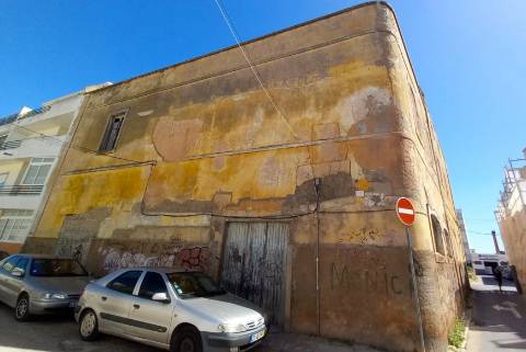 Terreno para construção de prédio - área de reabilitação urbana - Baixa de Olhão - zona Ribeirinha