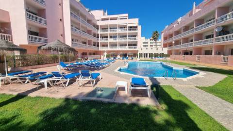 T2 com 2 WC's e Terraço a 200m da Praia de Monte Gordo