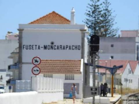 Lote de terreno com 204 m2, com projeto, para construção moradia.
