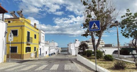 Lote de terreno com 204 m2, com projeto, para construção moradia.
