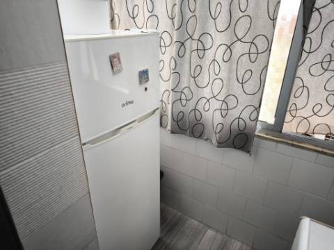 APARTAMENTO COM 3 QUARTOS - DUAS CASAS DE BANHO - ULTIMO ANDAR - EM VILA REAL DE SANTO ANTÓNIO - ALGARVE