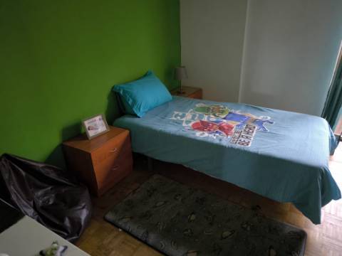 APARTAMENTO COM 3 QUARTOS - DUAS CASAS DE BANHO - ULTIMO ANDAR - EM VILA REAL DE SANTO ANTÓNIO - ALGARVE