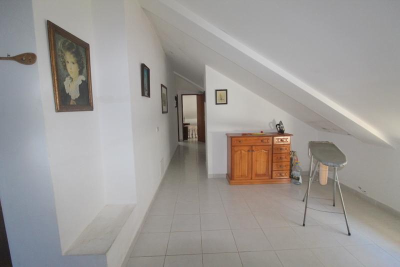 Garagem com cerca de 80m2 no centro de Monte Gordo + arrecadação/apartamento T2
