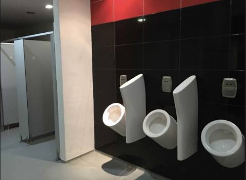 Oportunidade Única arrendamento de Cave Espaçosa em Área Empresarial de Olhão!