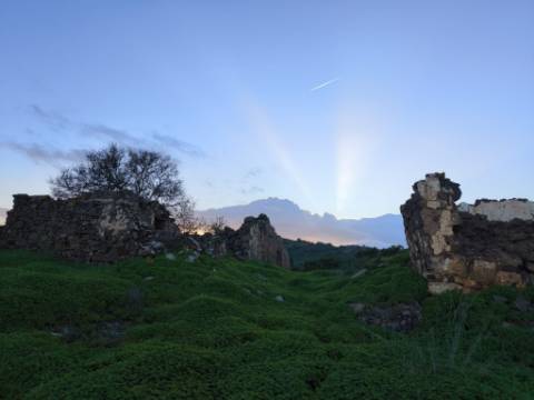 TERRENO MISTO COM 99.760 M² - COM RUÍNA - POÇOS - CONSTRUÇÃO DE HABITAÇÃO E OU TURISMO RURAL - VALE ANDREU - CASTRO MARIM - ALGARVE