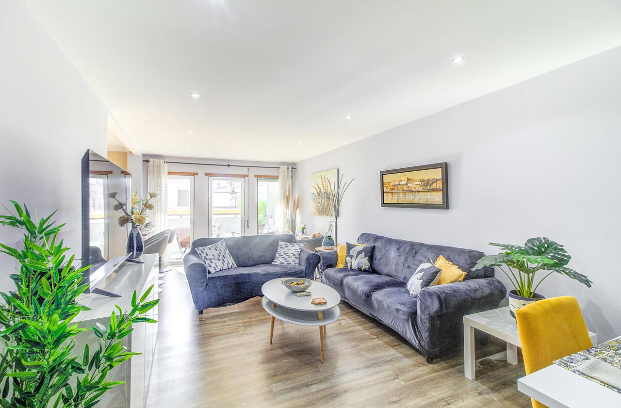 Apartamento de Elegância Contemporânea Melhorado com Distinção