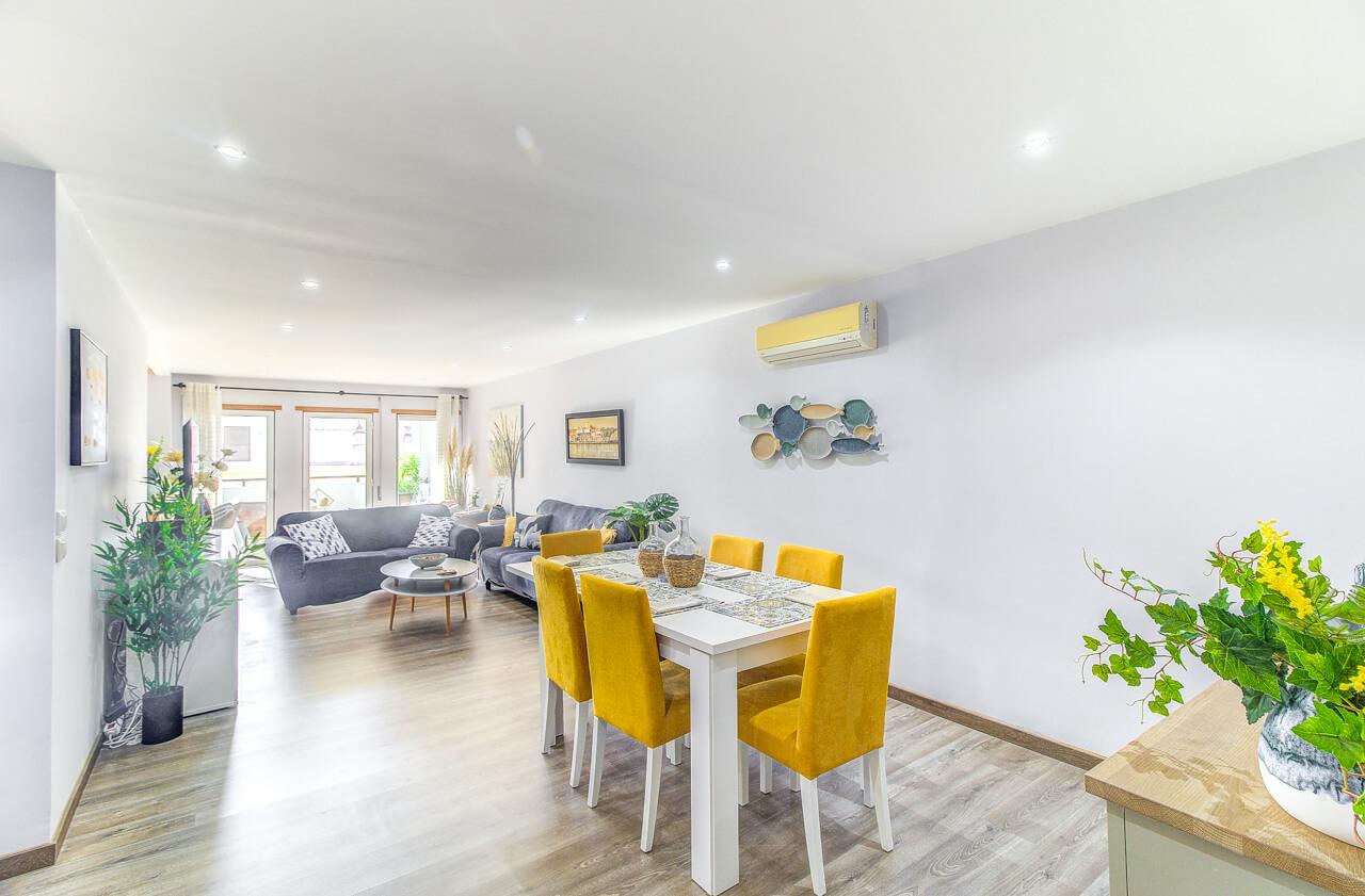 Apartamento de Elegância Contemporânea Melhorado com Distinção