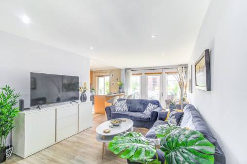 Apartamento de Elegância Contemporânea Melhorado com Distinção