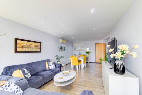 Apartamento de Elegância Contemporânea Melhorado com Distinção