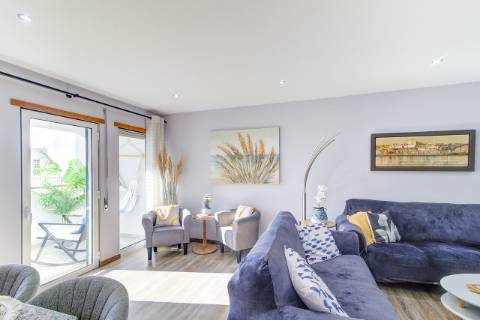 Apartamento de Elegância Contemporânea Melhorado com Distinção