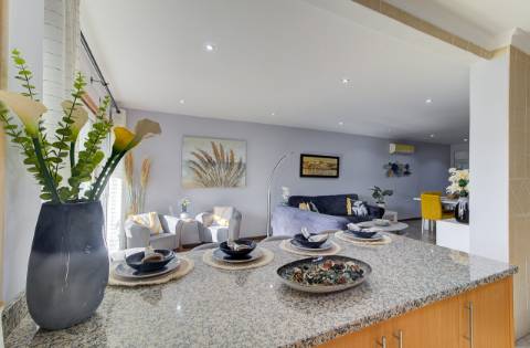 Apartamento de Elegância Contemporânea Melhorado com Distinção