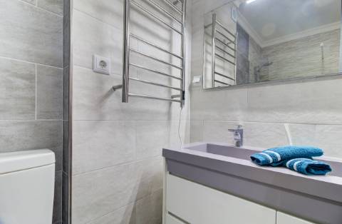 Apartamento de Elegância Contemporânea Melhorado com Distinção