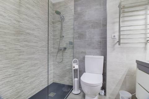 Apartamento de Elegância Contemporânea Melhorado com Distinção