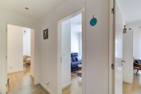 Tavira, a 5 minutos do Centro, T3 de 103 m², com vista mar e elevador.