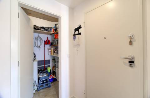 Tavira, a 5 minutos do Centro, T3 de 103 m², com vista mar e elevador.