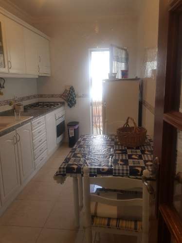 Apartamento T2 Mobilado com Elevador e Varandas - Arrendamento Sazonal (Outubro a Junho)