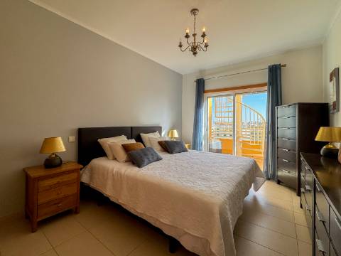 Apartamento top floor em empreendimento com Piscina