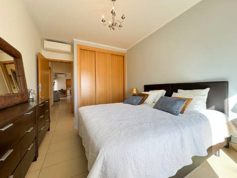 Apartamento top floor em empreendimento com Piscina