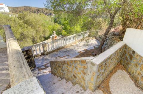 Moradia V4 com terreno + 1 estúdio com vista do rio em Álamo