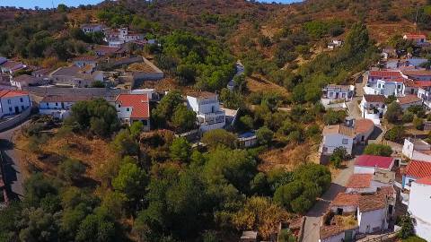 Moradia V4 com terreno + 1 estúdio com vista do rio em Álamo