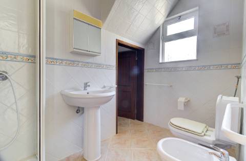 Moradia V4 com terreno + 1 estúdio com vista do rio em Álamo