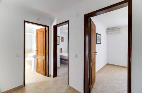 Moradia V4 com terreno + 1 estúdio com vista do rio em Álamo