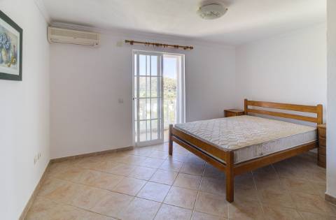 Moradia V4 com terreno + 1 estúdio com vista do rio em Álamo