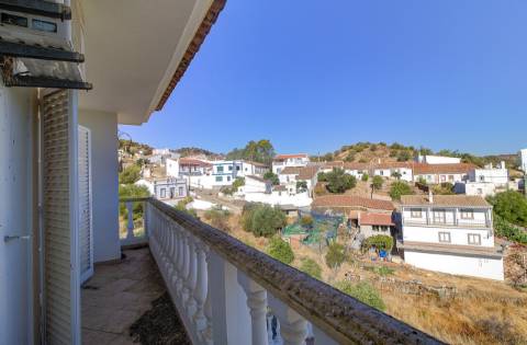 Moradia V4 com terreno + 1 estúdio com vista do rio em Álamo