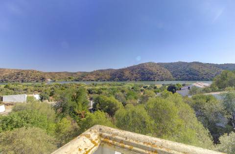 Moradia V4 com terreno + 1 estúdio com vista do rio em Álamo