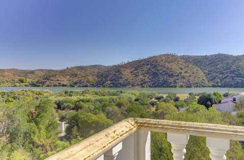 Moradia V4 com terreno + 1 estúdio com vista do rio em Álamo