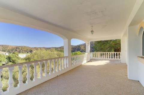 Moradia V4 com terreno + 1 estúdio com vista do rio em Álamo