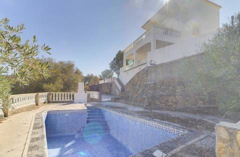 Moradia V4 com terreno + 1 estúdio com vista do rio em Álamo