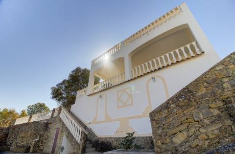 Moradia V4 com terreno + 1 estúdio com vista do rio em Álamo