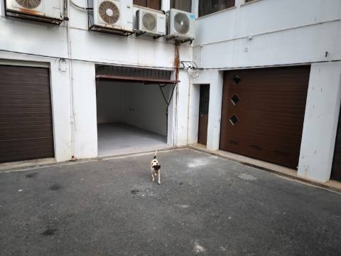 GARAGEM FECHADA - ACESSO PELO EXTERIOR - COM ÁGUA E LUZ - ALTURA - CASTRO MARIM - ALGARVE