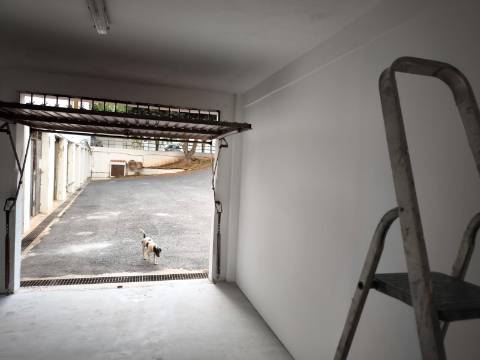 GARAGEM FECHADA - ACESSO PELO EXTERIOR - COM ÁGUA E LUZ - ALTURA - CASTRO MARIM - ALGARVE