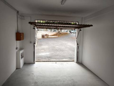 GARAGEM FECHADA - ACESSO PELO EXTERIOR - COM ÁGUA E LUZ - ALTURA - CASTRO MARIM - ALGARVE