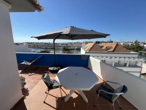 Apartamento disponível para arrendamento temporário em Tavira