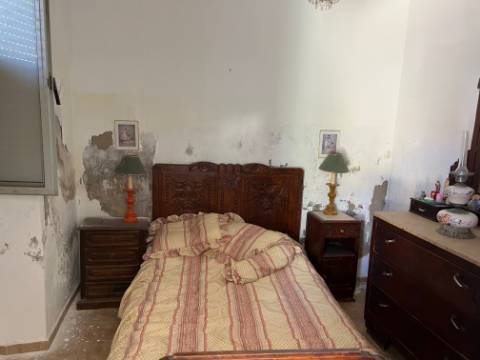 casa terrea para recuperar com logradouro