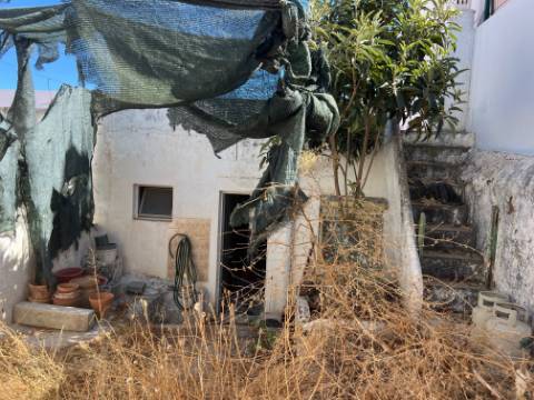 casa terrea para recuperar com logradouro