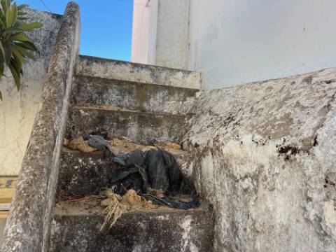 casa terrea para recuperar com logradouro