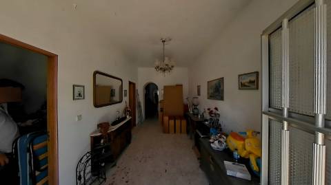 casa terrea para recuperar com logradouro