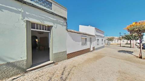 casa terrea para recuperar com logradouro