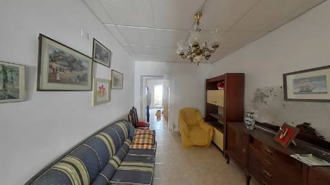 casa terrea para recuperar com logradouro