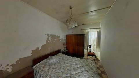 casa terrea para recuperar com logradouro