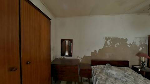 casa terrea para recuperar com logradouro