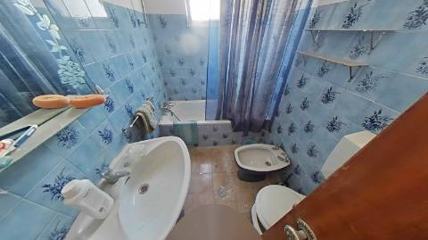 casa terrea para recuperar com logradouro