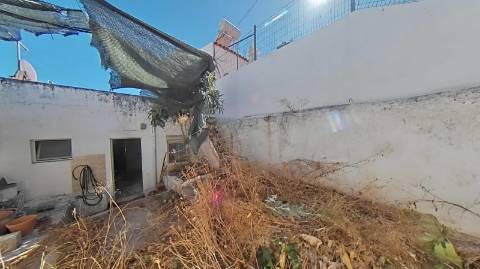 casa terrea para recuperar com logradouro