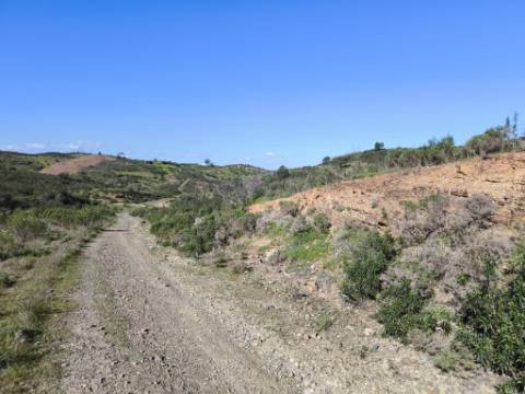 TERRENO COM 51.360 M2 - COM POSSIBILIDADE DE CONSTRUÇÃO - TURISMO - CASA DO AGRICULTOR - EM CASTRO MARIM - ALGARVE